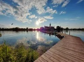 zentrale Ferienwohnung - direkt am See und in Schlossnähe