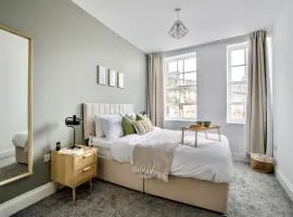 The Yorkshire Crown - Luxury Apartment - FREE PARKING Nearby