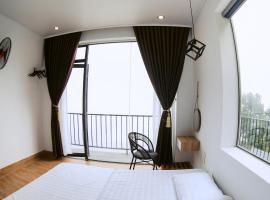 Biển Mây Homestay，位于三岛县的酒店