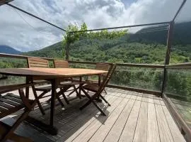 Maison chaleureuse à Saint-Aventin avec jardin et vue montagne