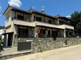 Tanias House