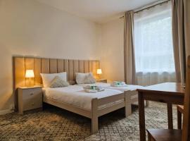 VILLA SUNNY ROSE Bed & Breakfast，位于斯维诺乌伊希切的酒店