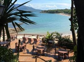 Yacamim Reserva & Residencial - Praia do Curral - Ilhabela，位于伊利亚贝拉的酒店