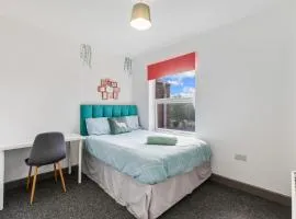Silver Stag Properties, Large 5 Bedroom property with 5 Bathrooms