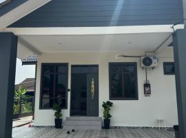 Homestay Tokmi 1，位于Ajil的酒店