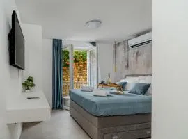 Amaro Luxury Room & Studio Apartman with Balcony