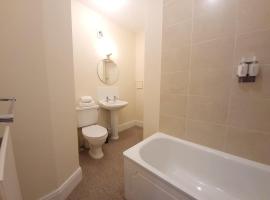 Cosy 1-bedroom cottage next to Combe Lodge Venue，位于Blagdon的酒店