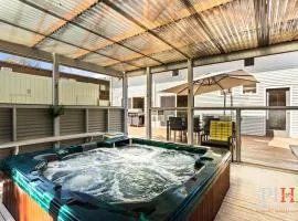 Sandy Bay Getaway w Spa 4 Bdr