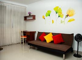 Departamento en Chimbote con cochera，位于钦博特的酒店