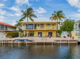 Beautiful house located in the prestigious neighborhood of Port Antigua on a deep, wide canal, home