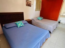 Babymar departamentos a 2 cuadras de la playa.，位于Chuburná的酒店