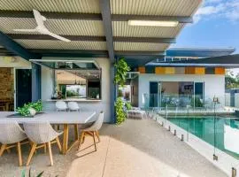 'The Lily Pad' Parap Poolside Luxury with Studio