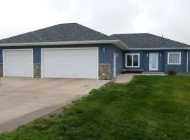 Relaxing Getaway - Fun at the Lake