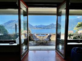 Villa NELLA VARENNA back to 70'，位于瓦伦纳的酒店