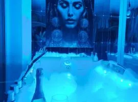 GDAŃSK CHMIELNA PRESTIGE HOME SPA apartments with luxury JACUZZI and SAUNA! Selected apartments also feature a MASSAGE CHAIR and HIMALAYAN SALT WALL with COLOR THERAPY SALT FOREST