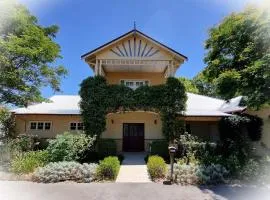 Barrett Lane Homestead