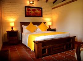 Hotel Campestre Tardes Caleñas，位于Rozo的酒店