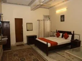 Hotel Raghuraj palace