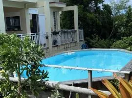 Villa Les Fioretti, 3 chambres climatisées et piscine à Fort de France