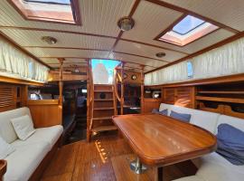 Exclusivo velero privado 6pax，位于马略卡岛帕尔马的船屋