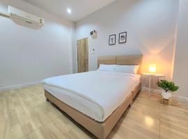 โรมแรมชวนชม Chuanchom Hotel，位于玛哈沙拉堪的酒店