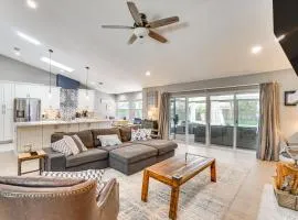 Screened Lanai and Fenced Yard Luxe Orlando Home
