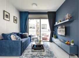 Eclectic Blue Apartment on Sheinkin by Sea N' Rent，位于特拉维夫的别墅