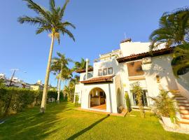 Apto estilo casa em condom&iacute;nio com piscina na beira da praia，位于弗洛里亚诺波利斯的酒店