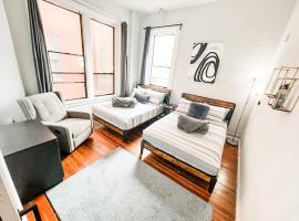 Gaslamp 2bdrm - W Parking & 4 Beds #404，位于圣地亚哥加斯兰普区的酒店