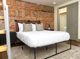 Extra Classy 1 Br Loft With Exposed Brick Downtown