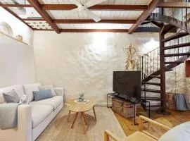 Charming Stone House near Beach Retreat