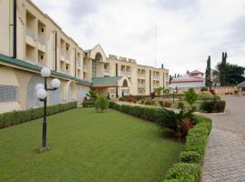 Royal Park International Hotel & Resort，位于Iloko的酒店