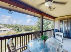 116 Lake Club Dr, #12 Branson MO，位于布兰森的宠物友好酒店