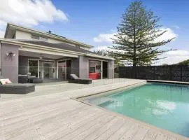 Tyrone Beachside Luxury - Home Theatre Study