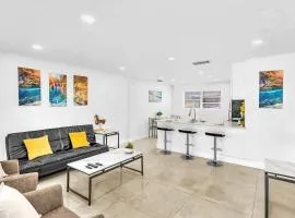 New Stylish 2 Bdrm Mins To Beach & Aventura Mall