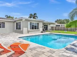 Heated Pool House Near Hollywood Beach & Casino