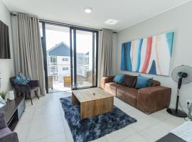 Modern 3 Bedroom Near The Beachfront，位于Summerstrand的酒店