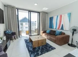 Modern 3 Bedroom Near The Beachfront