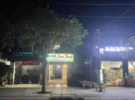 Nhà Nghỉ Thiên Thanh Long Hải，位于隆海的酒店