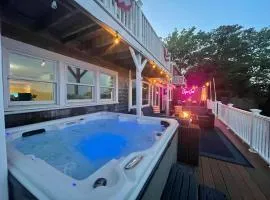 Waterfront, Hottub, Petsok, Firepit, Pooltable