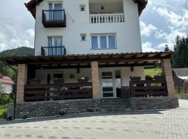 CASA IKA&MATEI，位于博尔沙的酒店