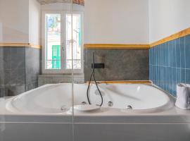 Pasini Luxury room,cozy winemakers retreat，位于里奥马哲雷的豪华酒店