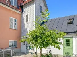 Cozy Apartment In Visby With Wifi