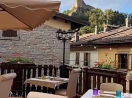 Hotel Regina Yeti Bistrot，位于塞斯托拉的酒店