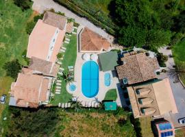 科孚瓦伦蒂诺公寓式酒店，位于阿普索斯的酒店