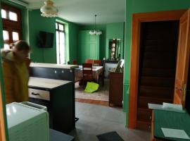 gite chez Claudette，位于Briord的酒店
