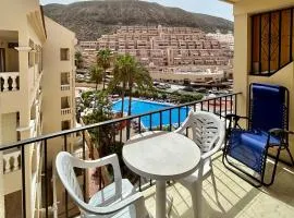 1 Bed Duplex, Pool View In Castle Harbour C113