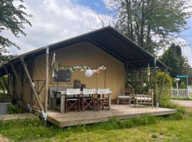 Glampingtent Grou，位于赫劳的酒店