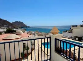 Espectaculares vistas al Mediterráneo con piscina a 80 metros de la playa