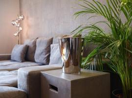 Stunning High-End 2 Bedroom condo near City Center